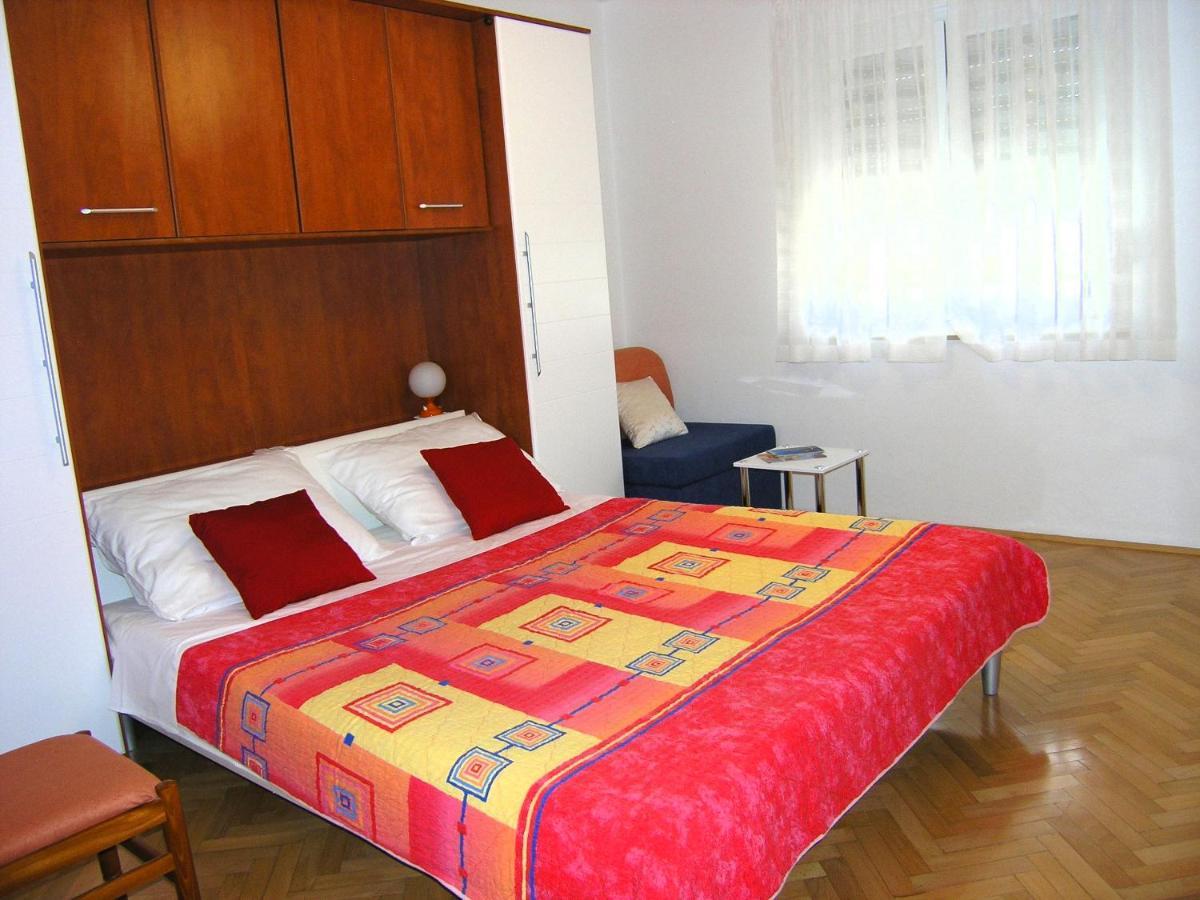 Apartments Natasa Krk Town Buitenkant foto